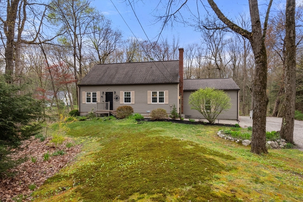 Property Photo:  31 Maplecrest  MA 01007 