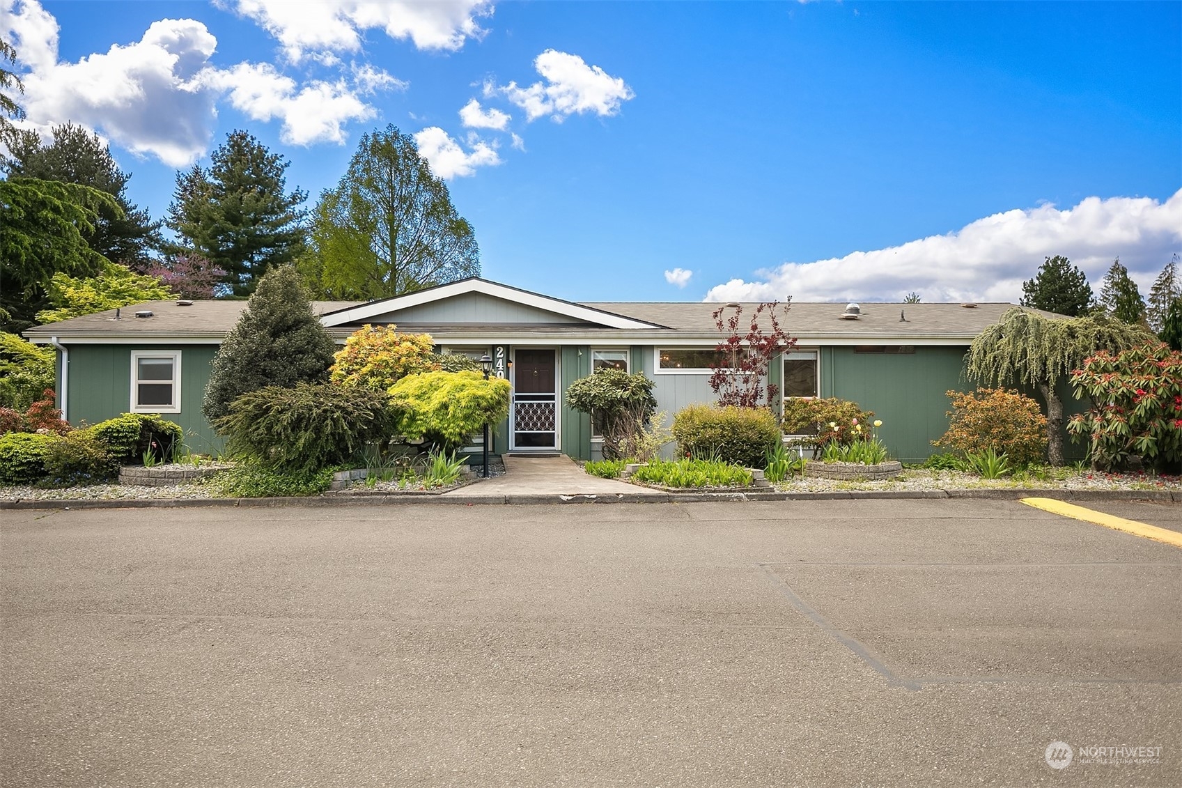 Property Photo:  24005 10th Place W  WA 98021 