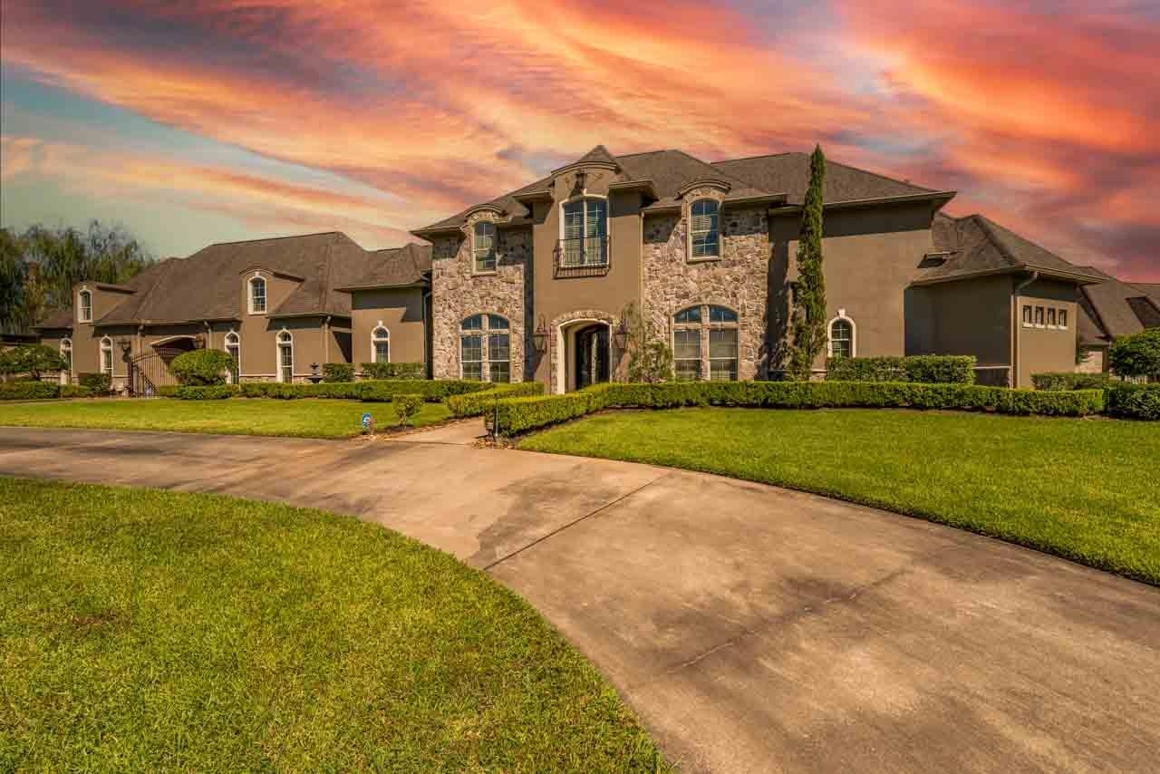 Property Photo:  2 Estates Of Montclaire  TX 77706 