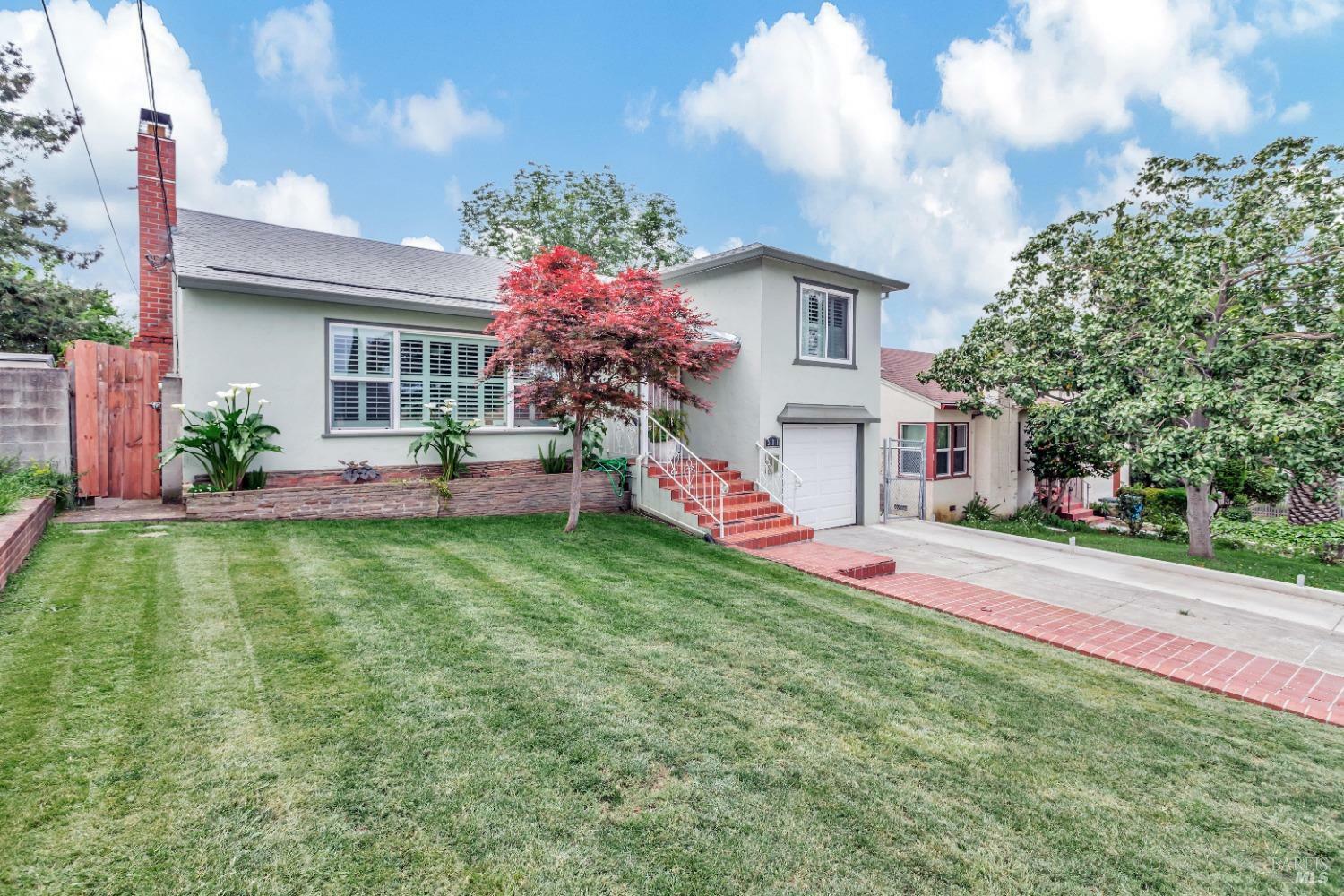 Property Photo:  311 Valle Vista Avenue  CA 94590 