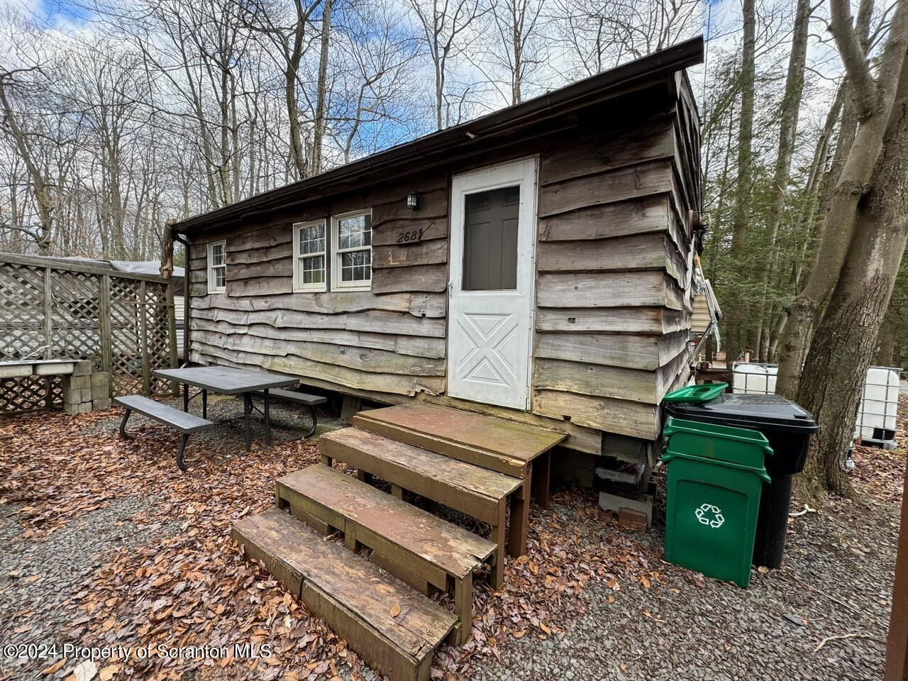 Property Photo: 268 Hiwasse Trail PA 18460