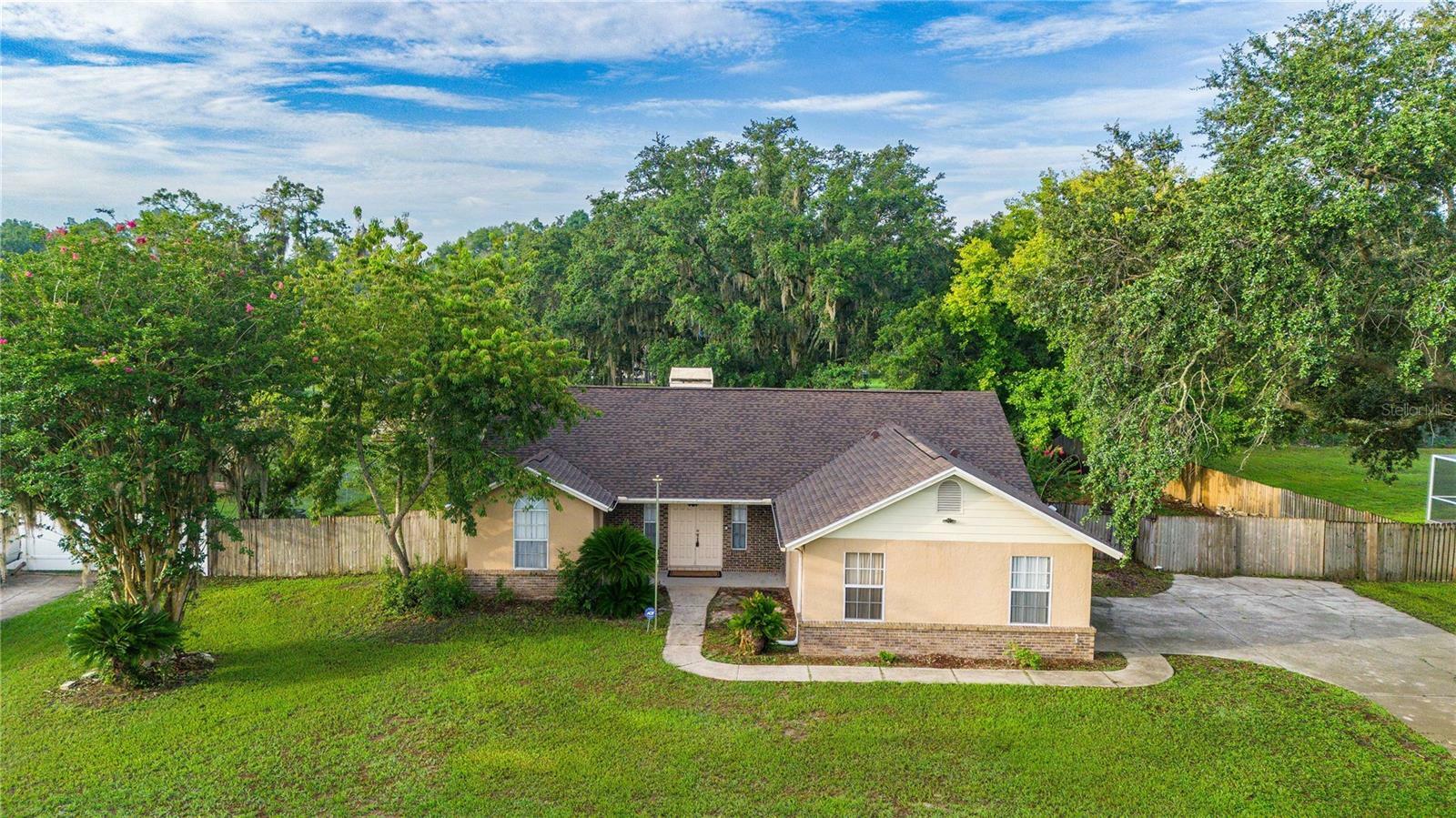 Property Photo:  29246 Laughridge Place  FL 33545 