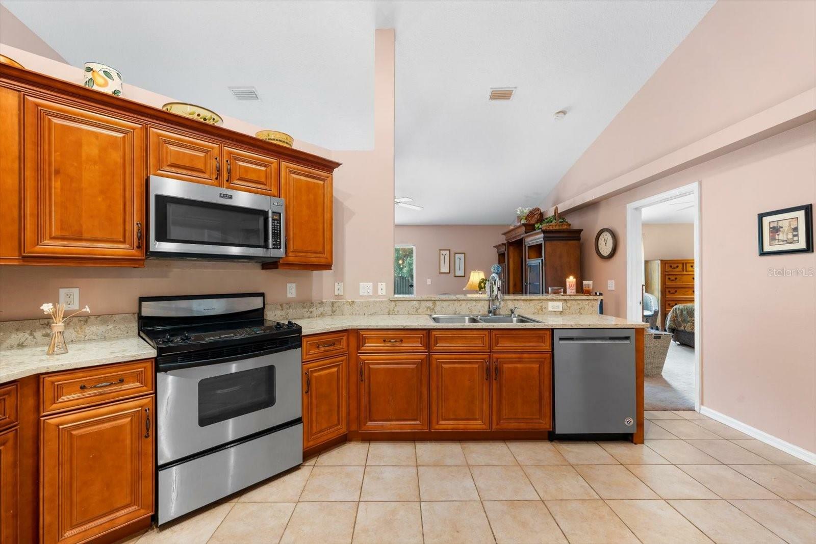 Property Photo: 6614 65th Avenue E FL 34203