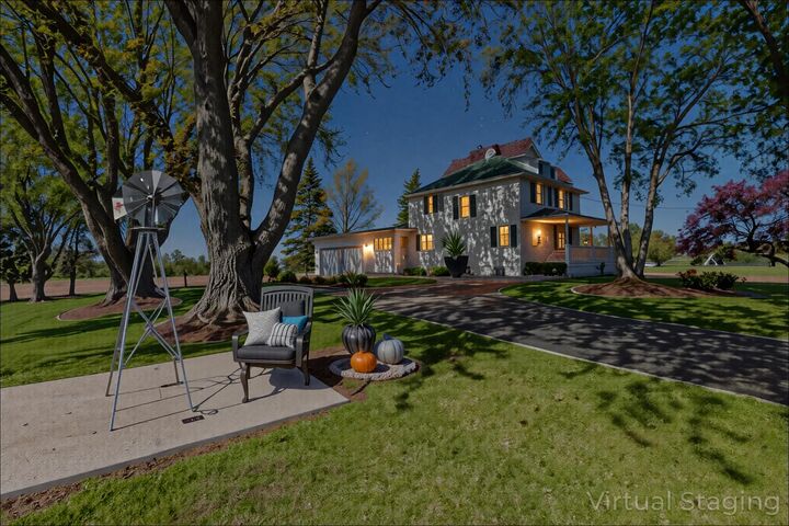 Property Photo: W1048 Concord Center Dr WI 53178