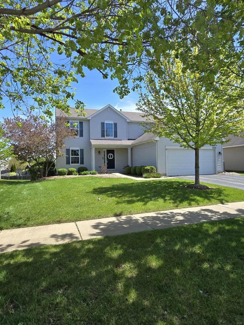 Property Photo:  1701 Ridgecrest Drive  IL 60140 