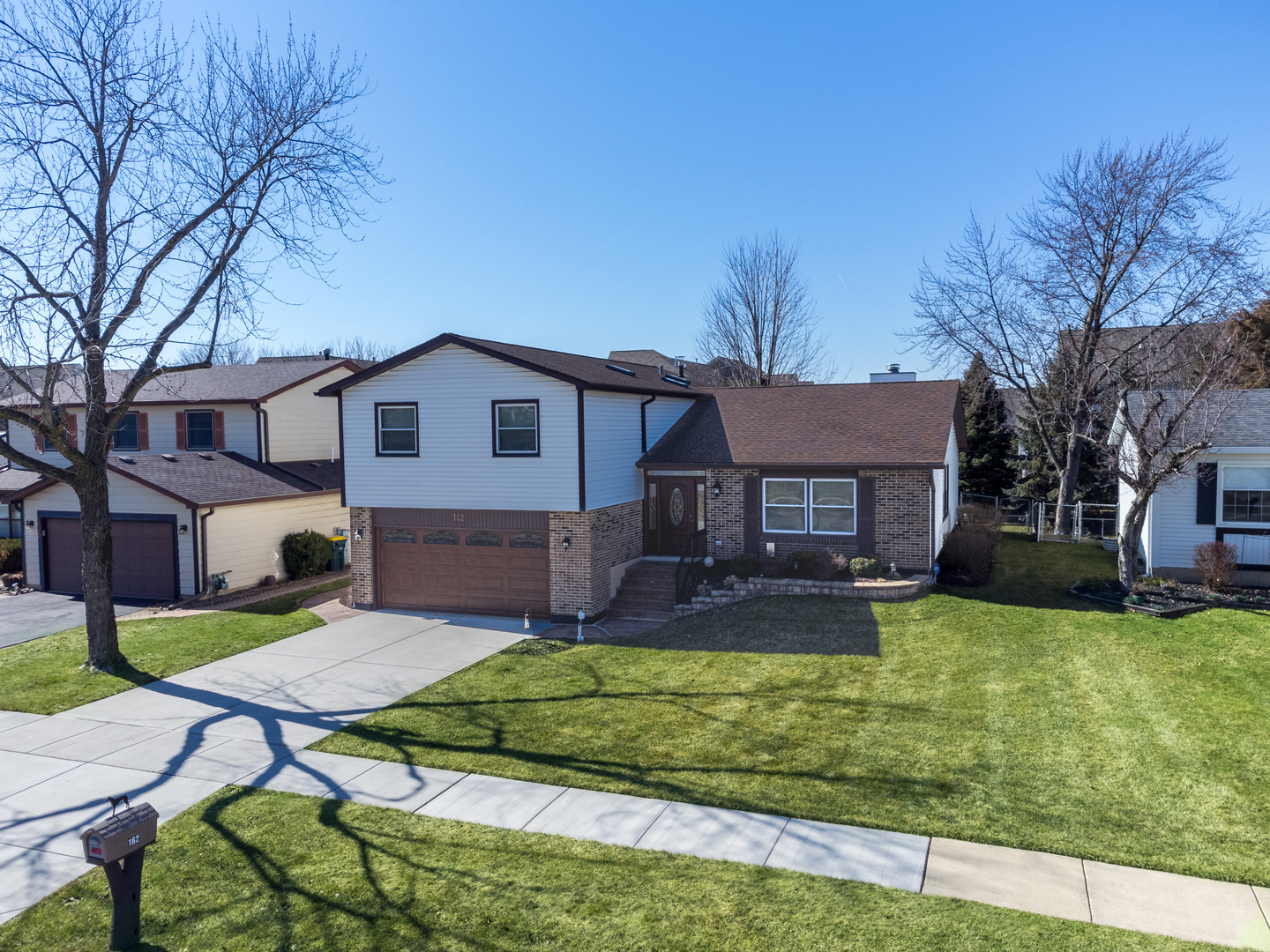Property Photo:  162 Surrey Drive  IL 60188 