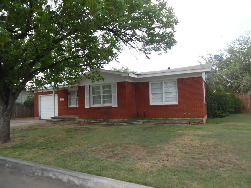 Property Photo:  2805 37th St  TX 79549 