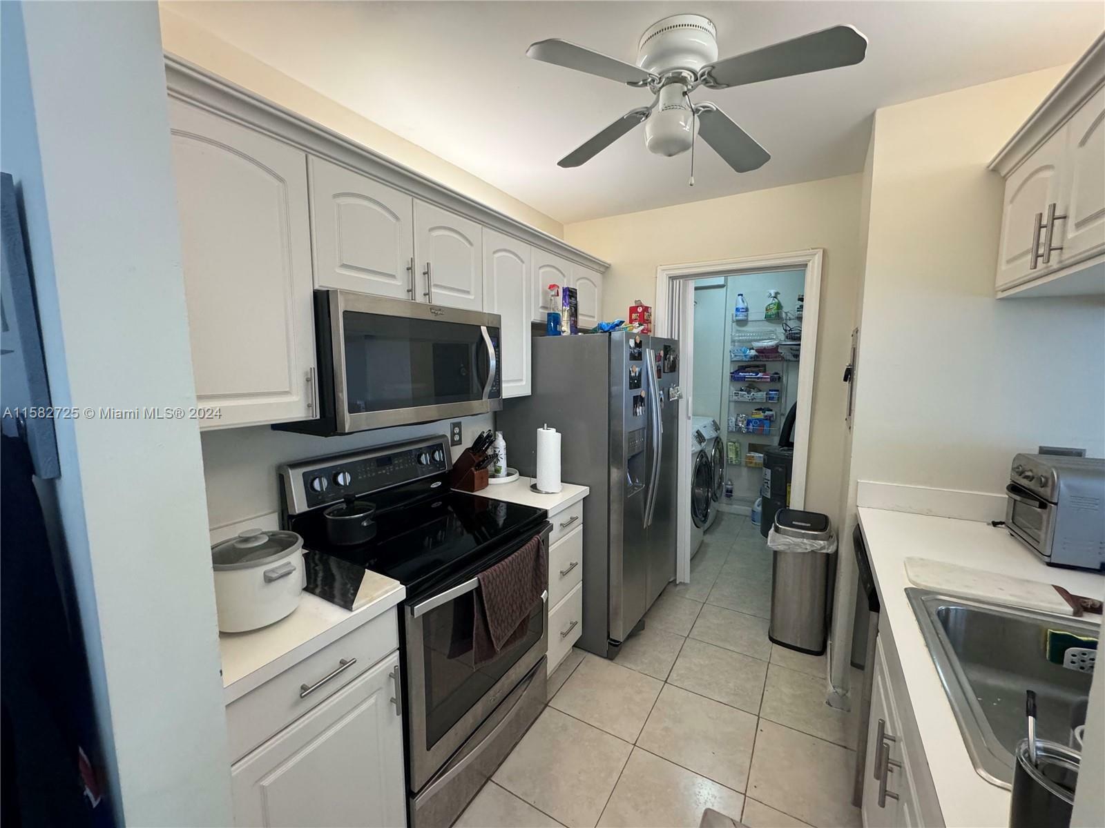 Property Photo:  2734 N Nob Hill Rd  FL 33322 