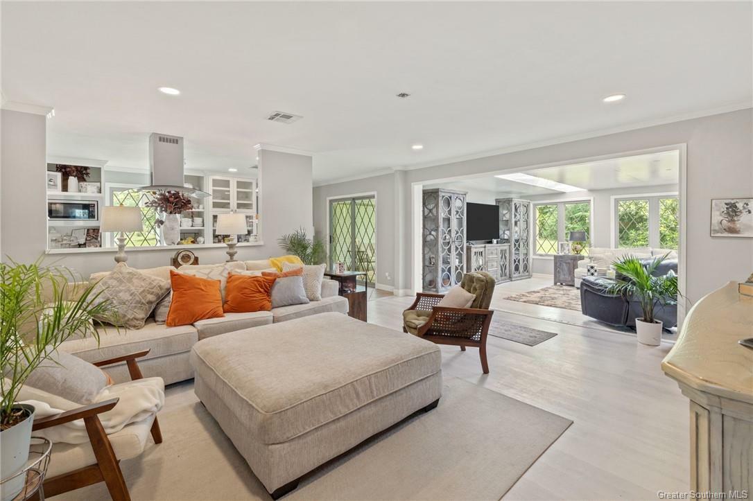 Property Photo:  1004 Tanglewood Drive  LA 70611 