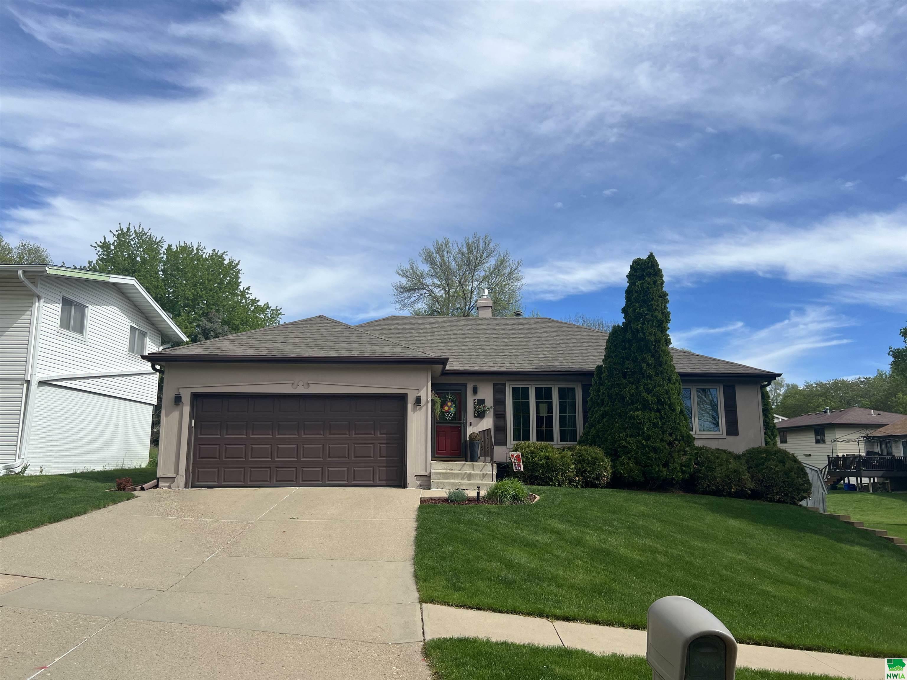 Property Photo:  4309 46th Street Place  IA 51108 