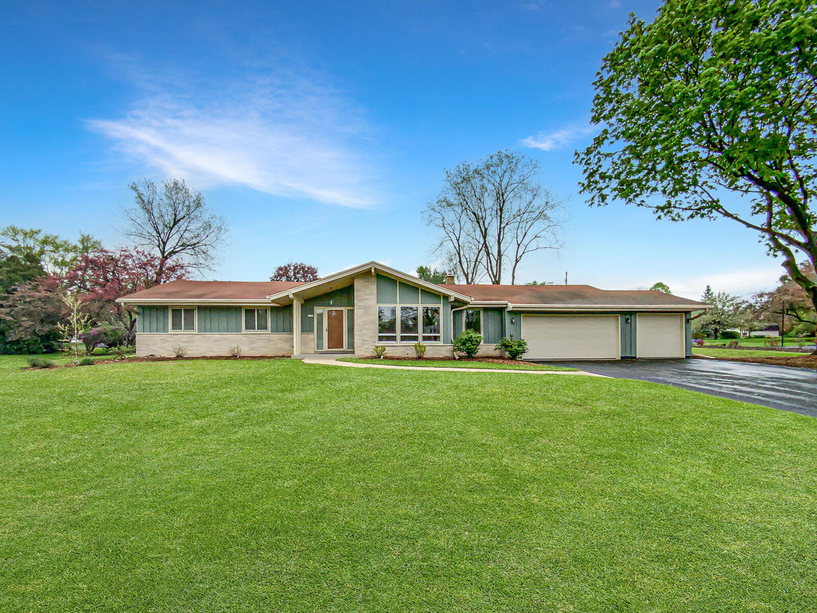 Property Photo:  4180 Bexley Dr  WI 53045 