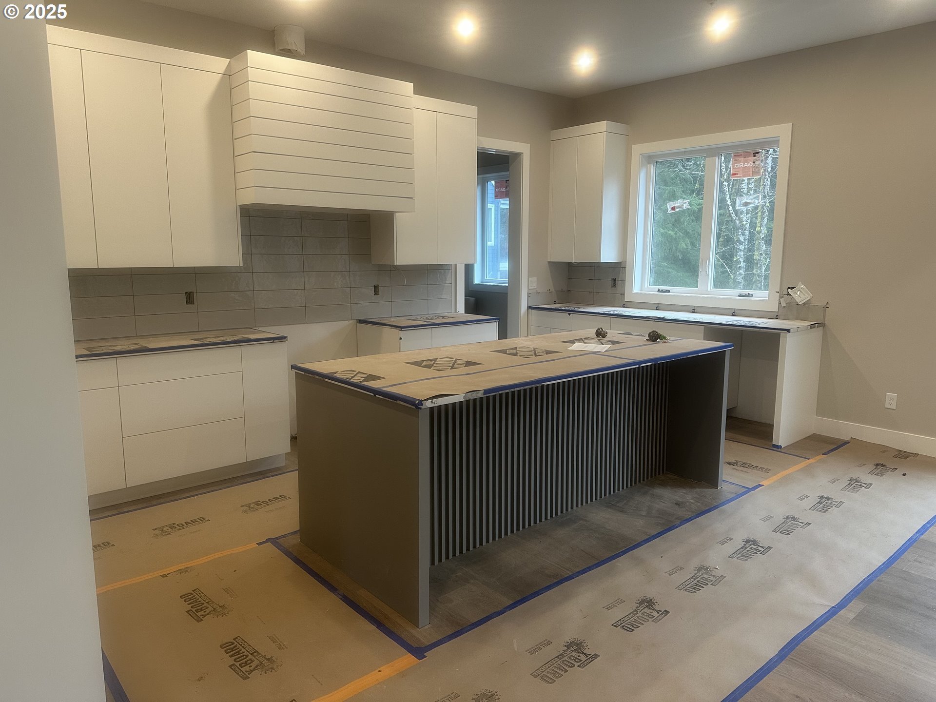 Property Photo:  740 Monica Ct  OR 97110 