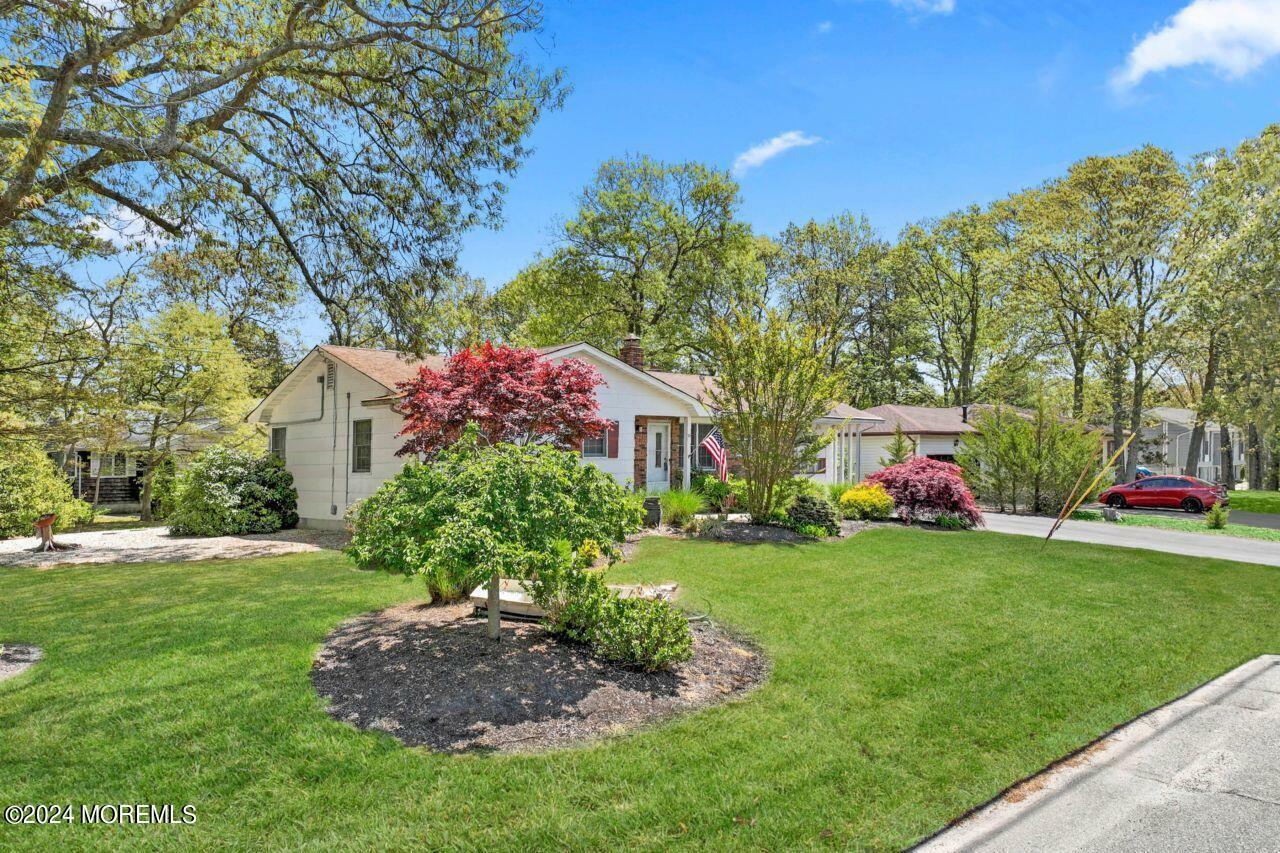 Property Photo:  29 Cedarcrest Drive  NJ 08721 