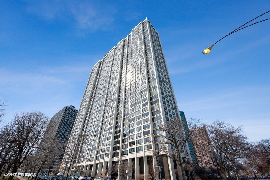 Property Photo: 2800 N Lake Shore Drive 3214 IL 60657
