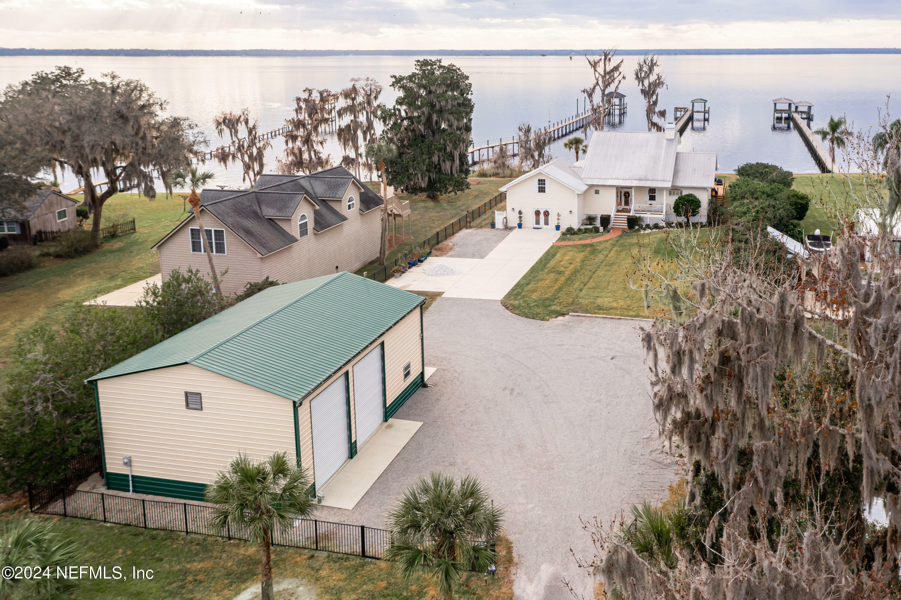 Property Photo:  841 County Road 13 S  FL 32092 