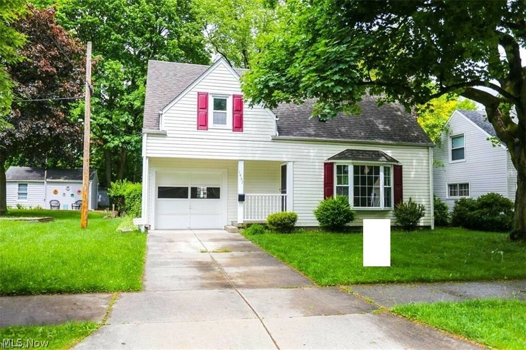 Property Photo: 1467 Parkgate Avenue OH 44313
