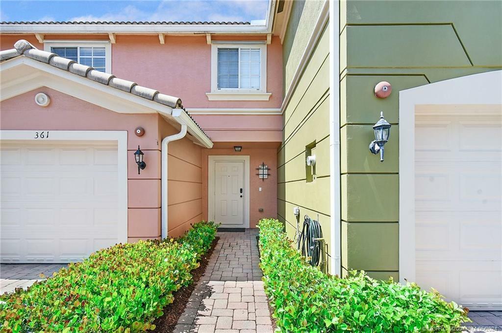 Property Photo:  365 SE Bloxham Way  FL 34997 