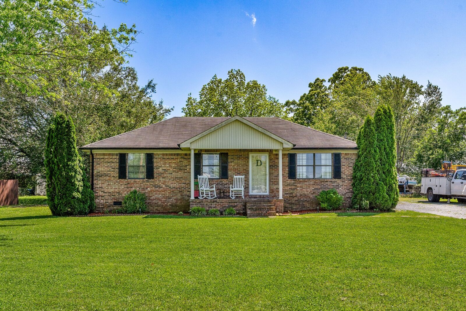Property Photo: 409 Kendra Dr TN 37166