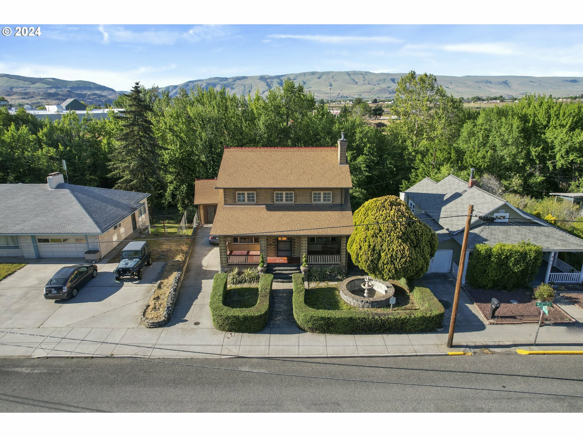 529 W 3rd Pl  The Dalles OR 97058 photo