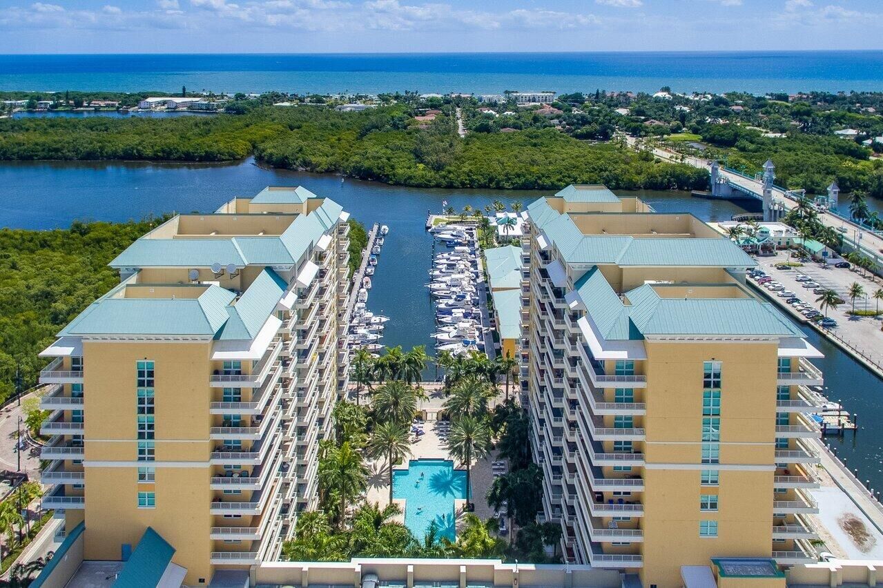 Property Photo: 700 E Boynton Beach Boulevard 702 FL 33435