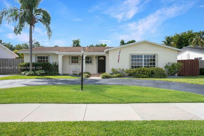 Property Photo:  18569 SW 89th Pl  FL 33157 