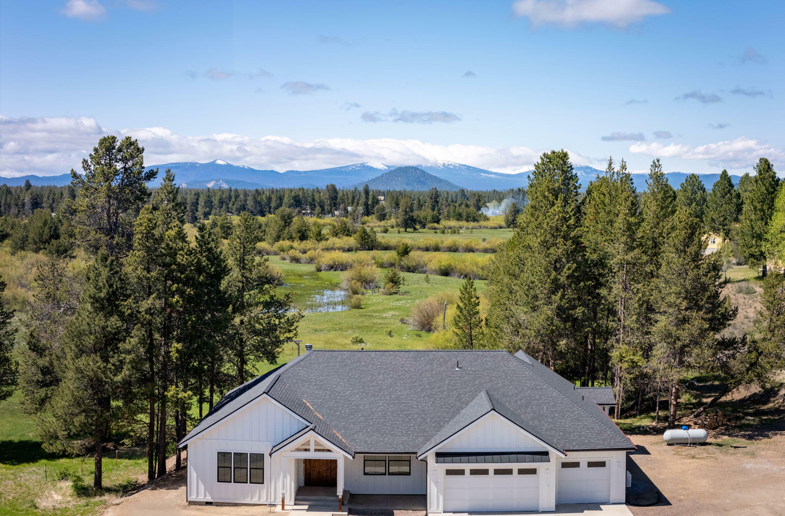 Property Photo: 16768 Sandy Court OR 97739