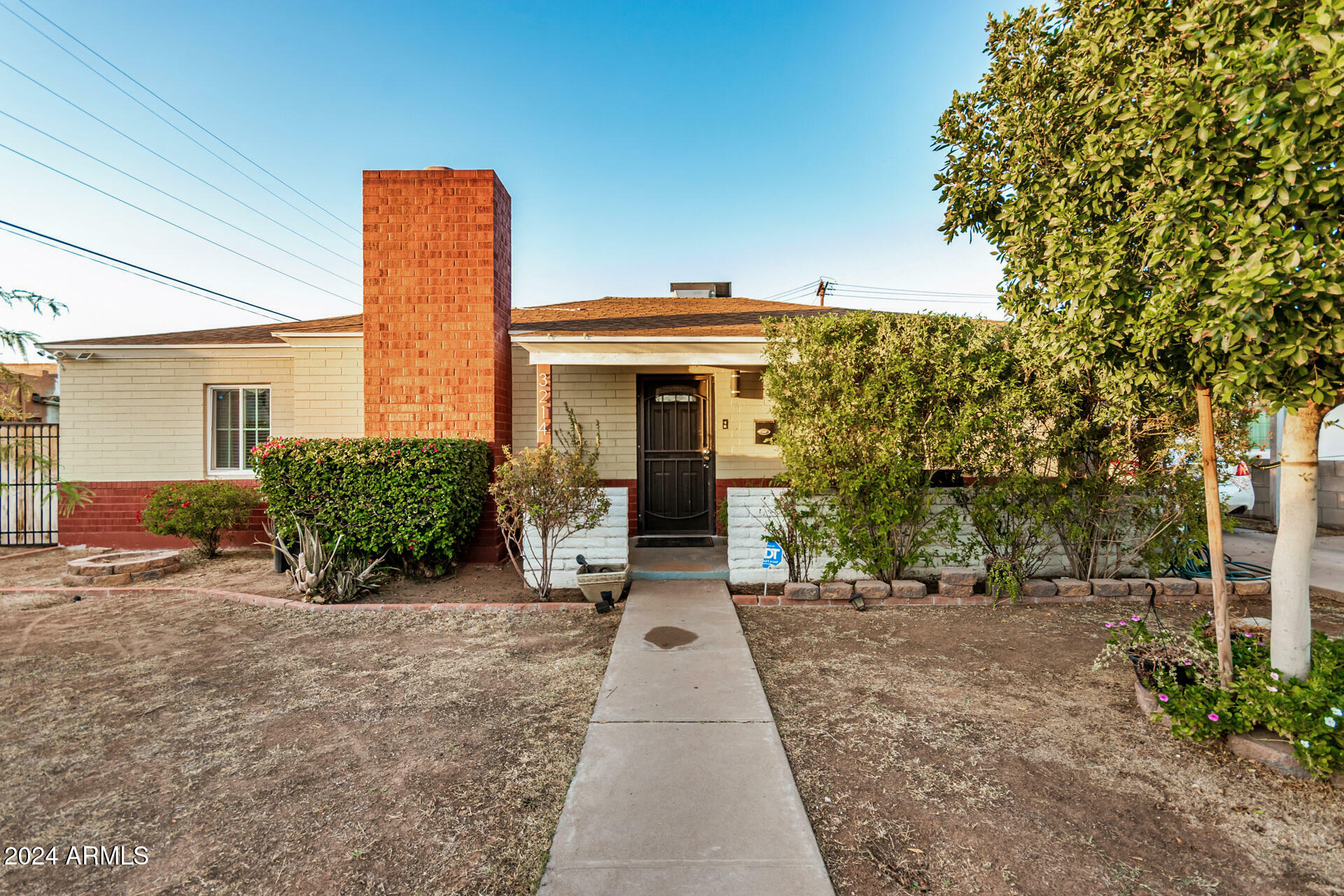 Property Photo:  3214 E Yale Street  AZ 85008 