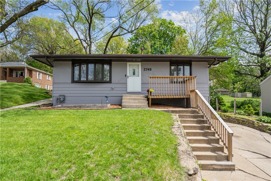 Property Photo:  2749 Hubbell Avenue  IA 50317 