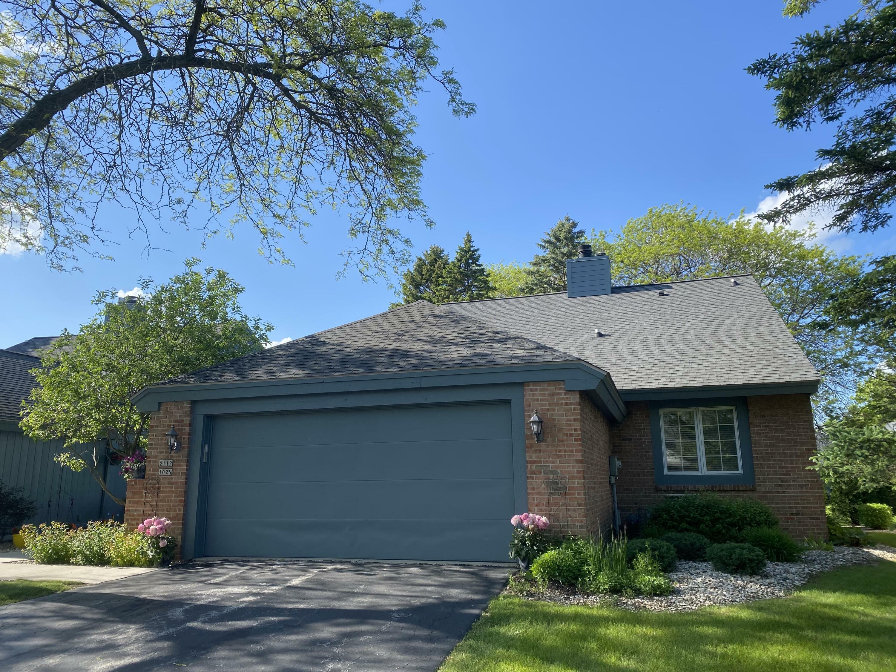 Property Photo:  2112 W Quincy Ct  WI 53092 