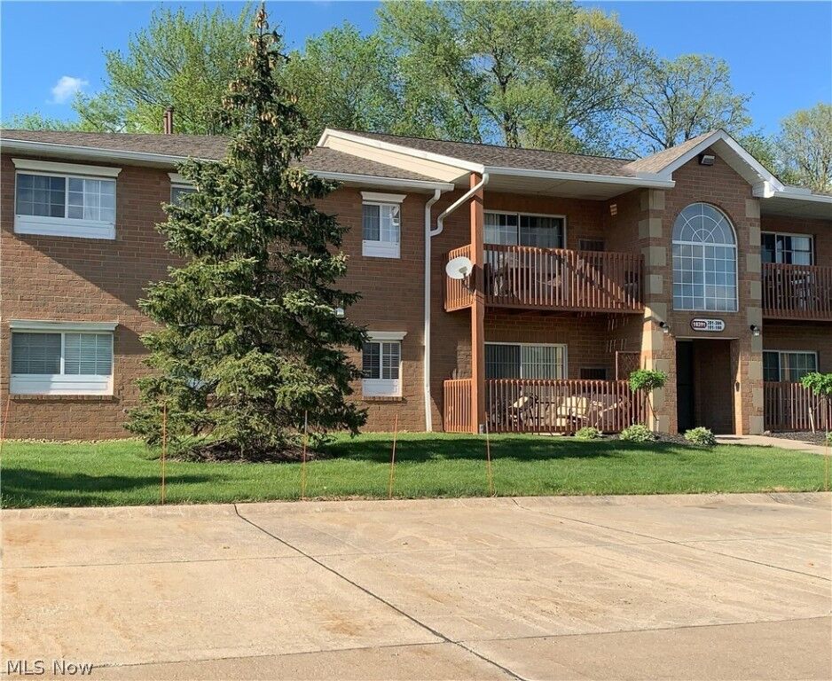 Property Photo:  10391 Glenway 102  OH 44087 