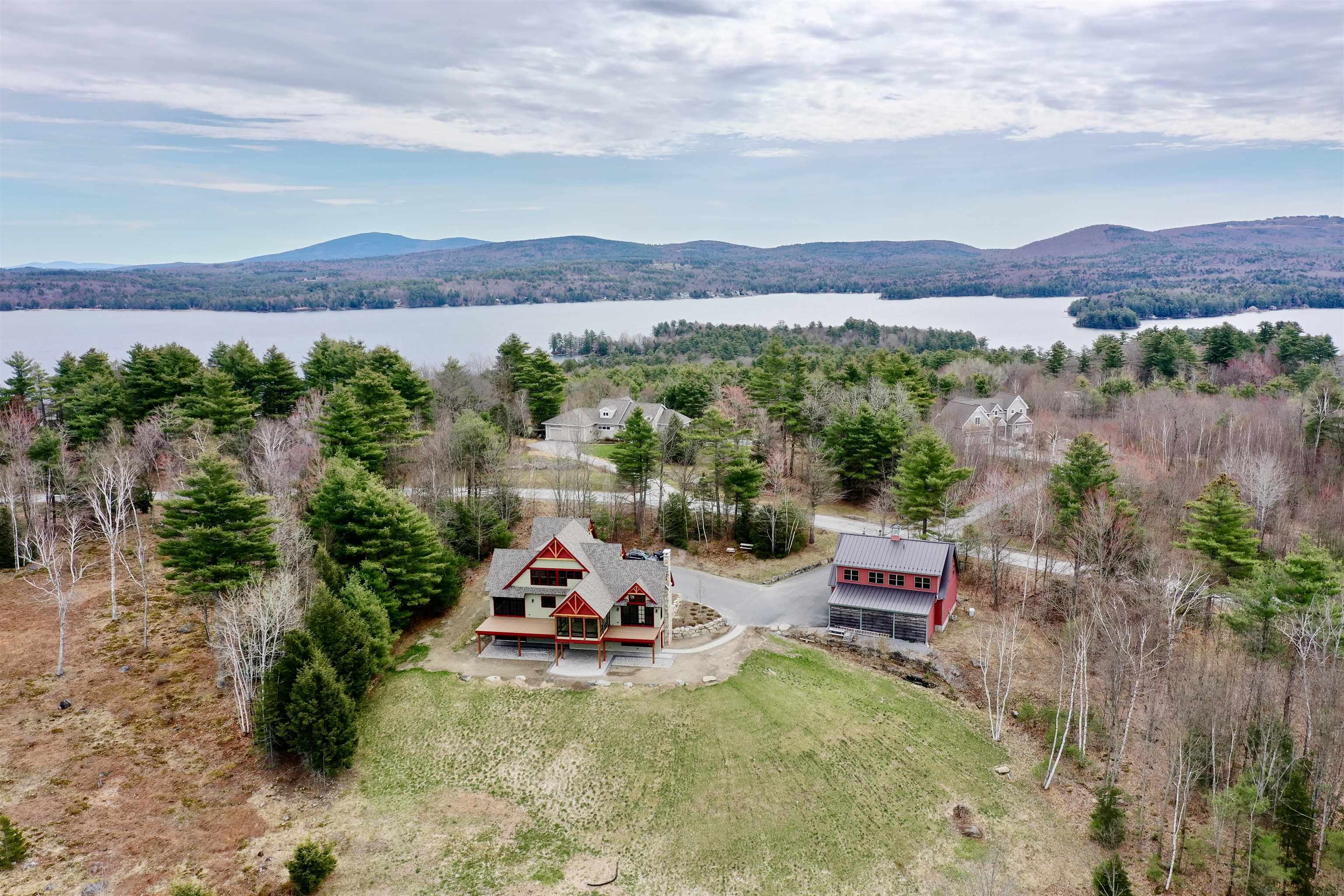 Property Photo:  37 Harbor Hill Road  NH 03782 