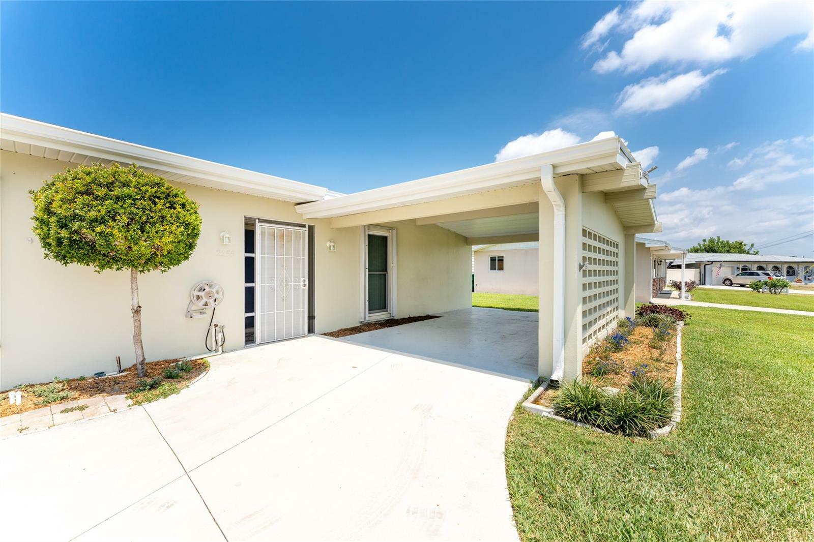 Property Photo:  2255 Easy Street  FL 33952 