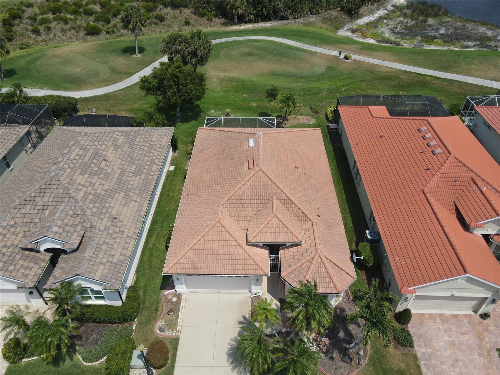 Property Photo: 804 Derbyshire Drive FL 34285