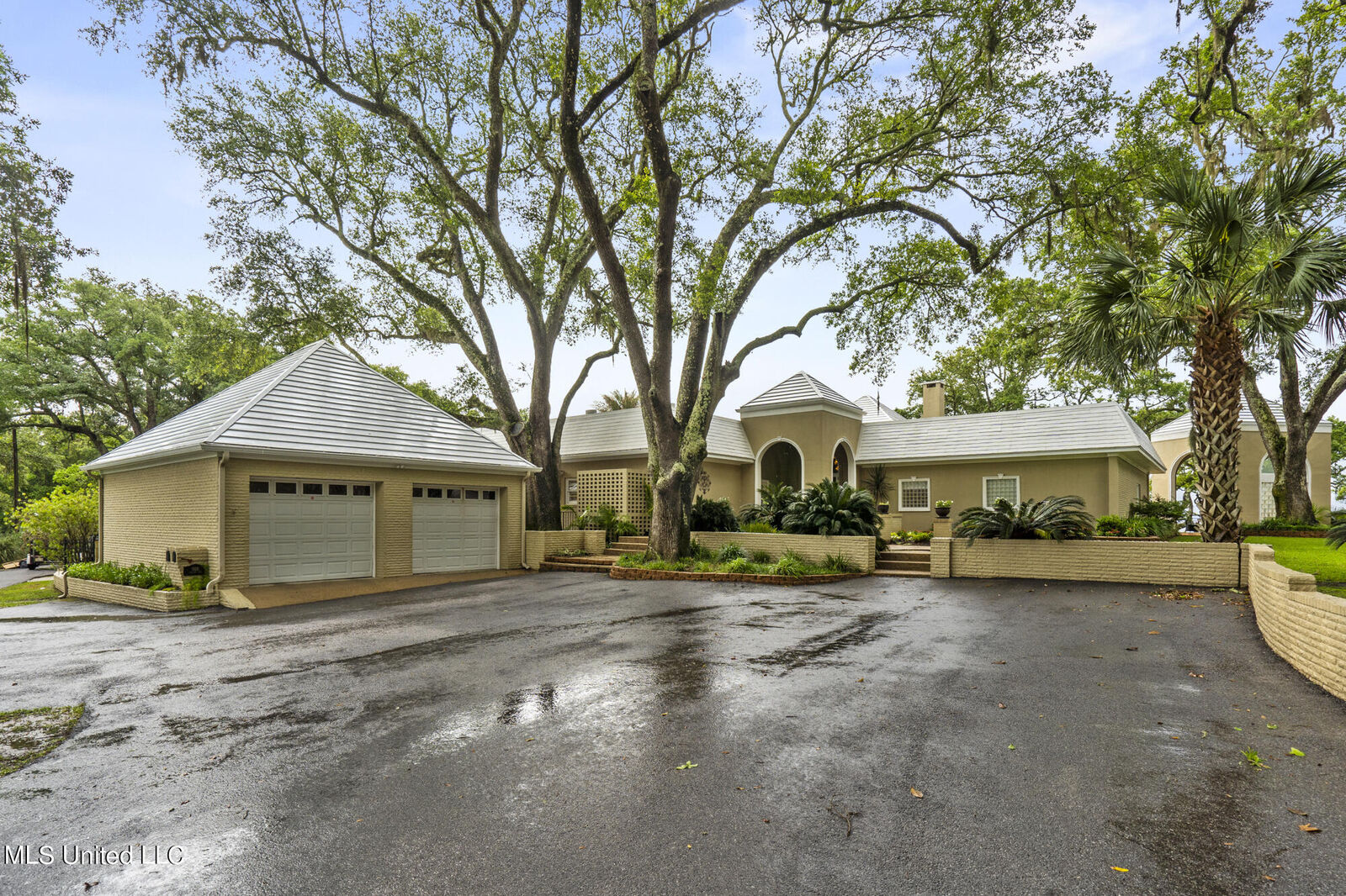 Property Photo: 308 Italian Isle Road MS 39553