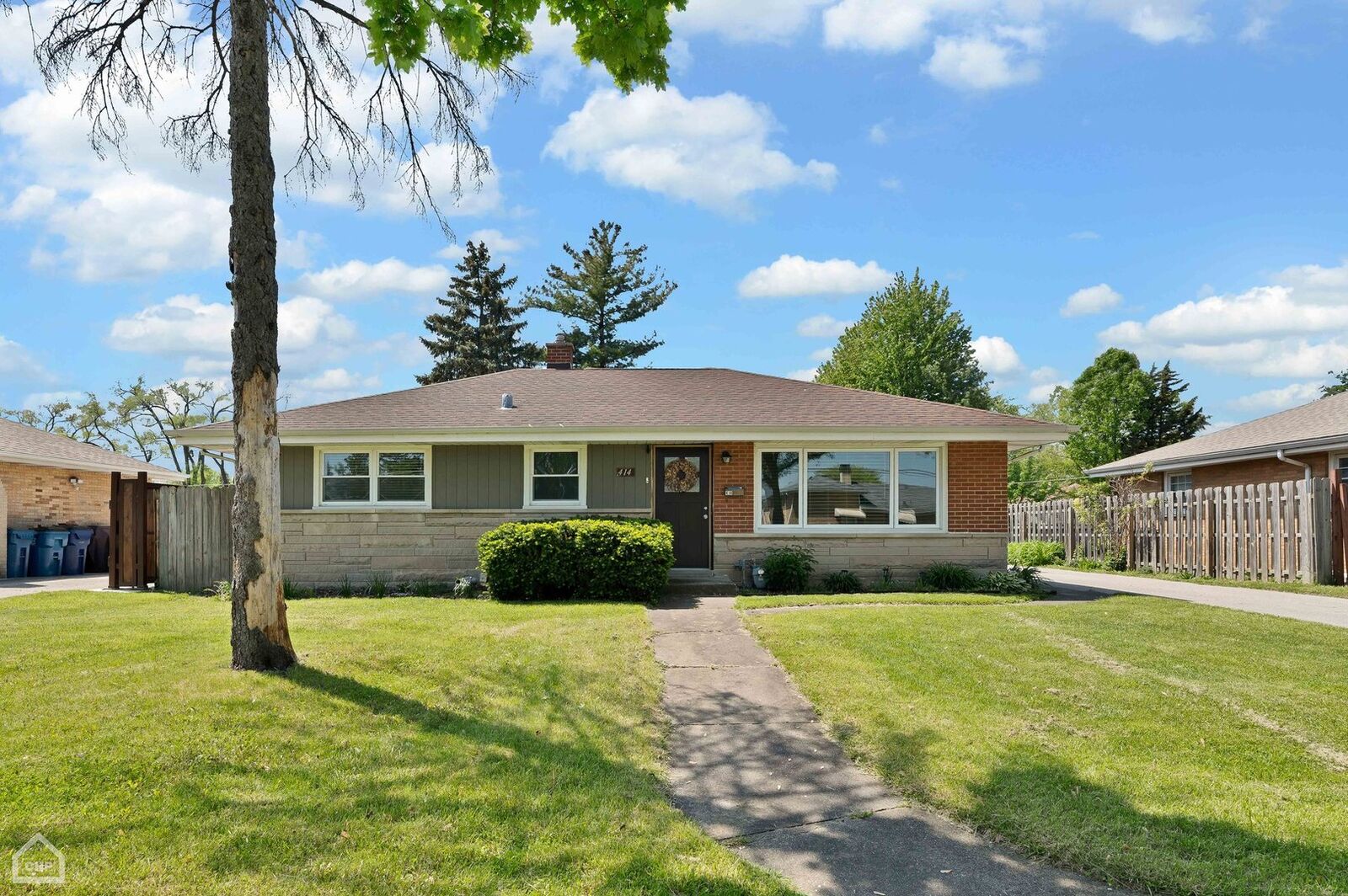 Property Photo:  414 Marion Street  IL 60106 