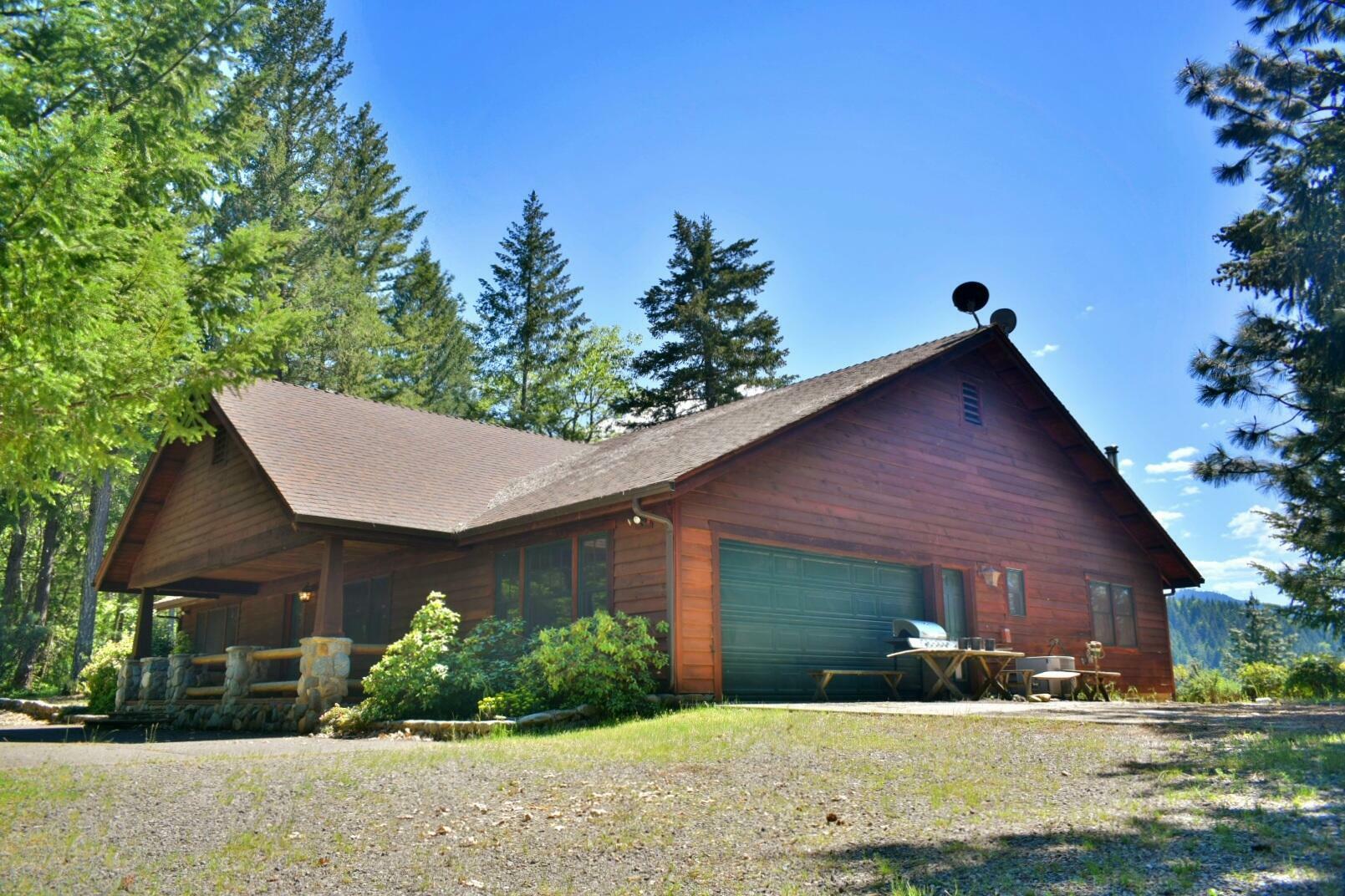 Property Photo: 7419 Holland Corner Road OR 97523
