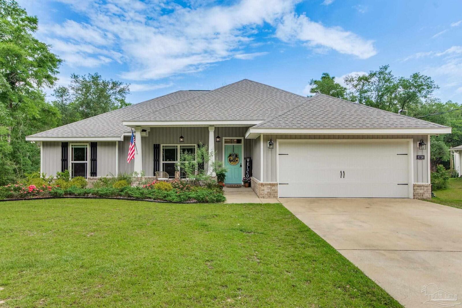 Property Photo: 8736 Daryl Dr FL 32583