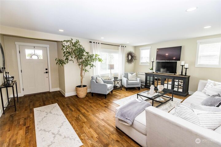 Property Photo:  1433 University Street  WA 99362 