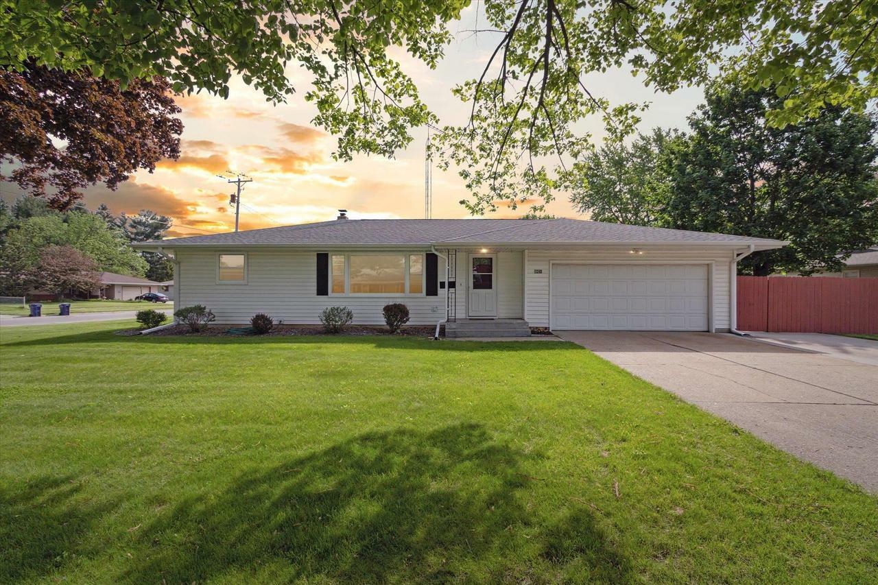 Property Photo:  1240 North Lexington Drive  WI 53545 