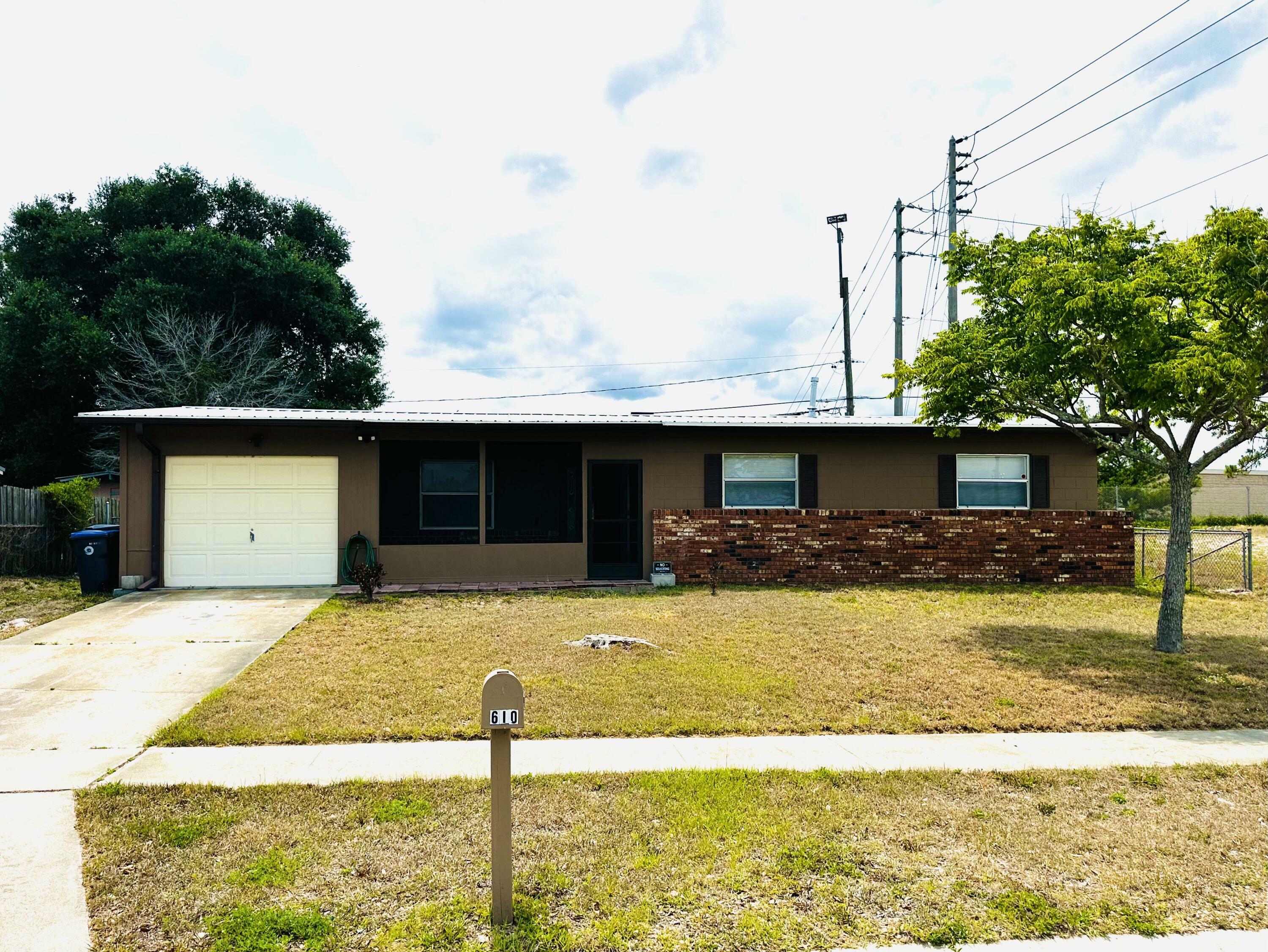 Property Photo:  610 Eloise Avenue  FL 32796 