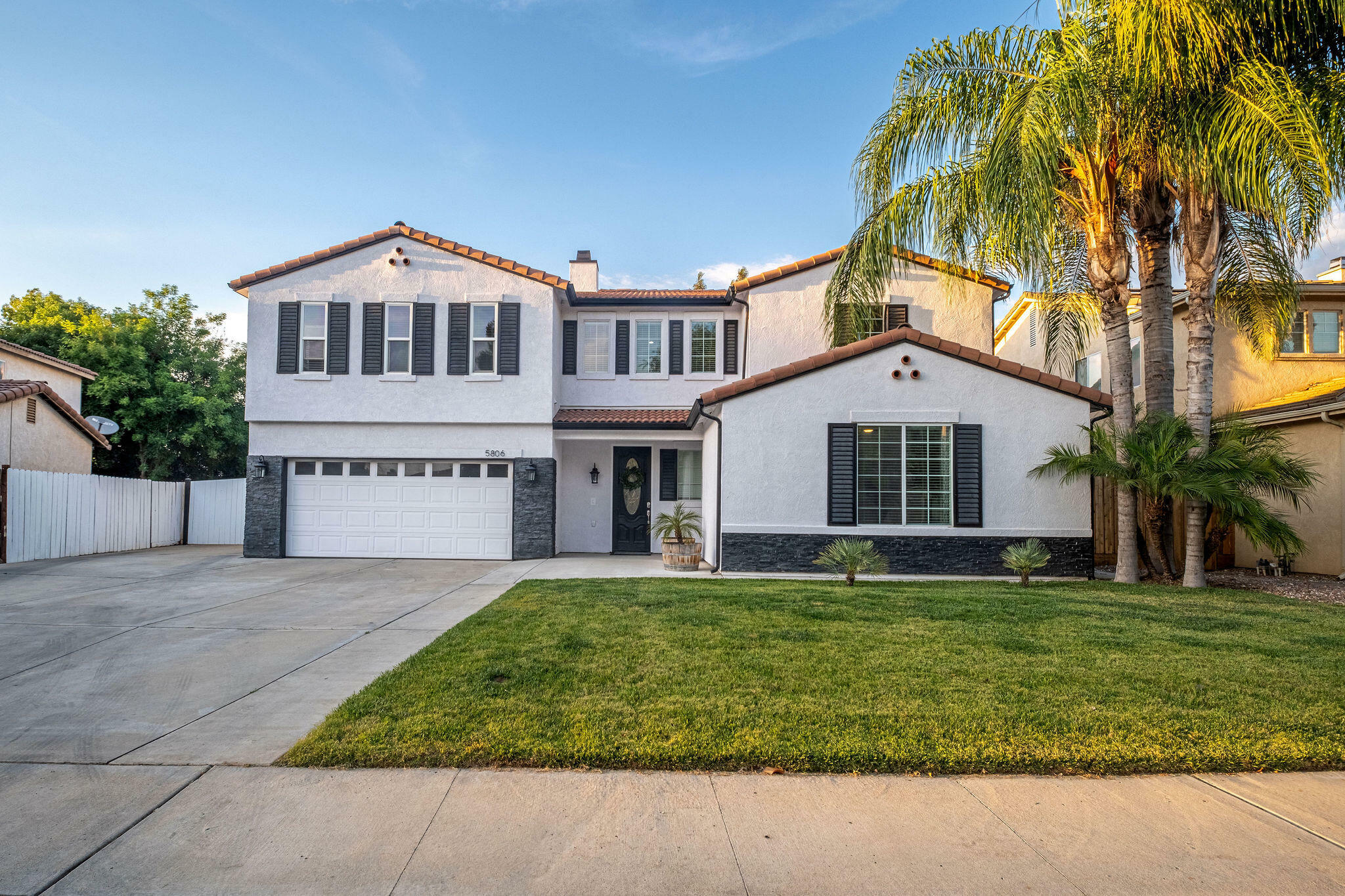 Property Photo:  5806 W Sunnyview Avenue  CA 93291 