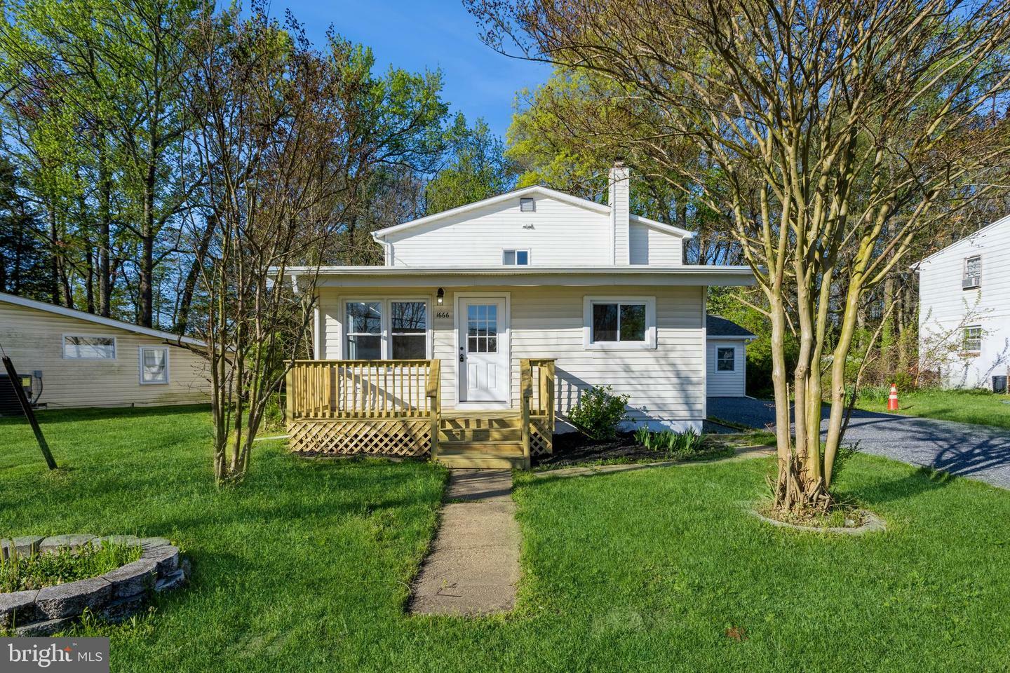 Property Photo:  1666 Bay Ridge Road  MD 21037 