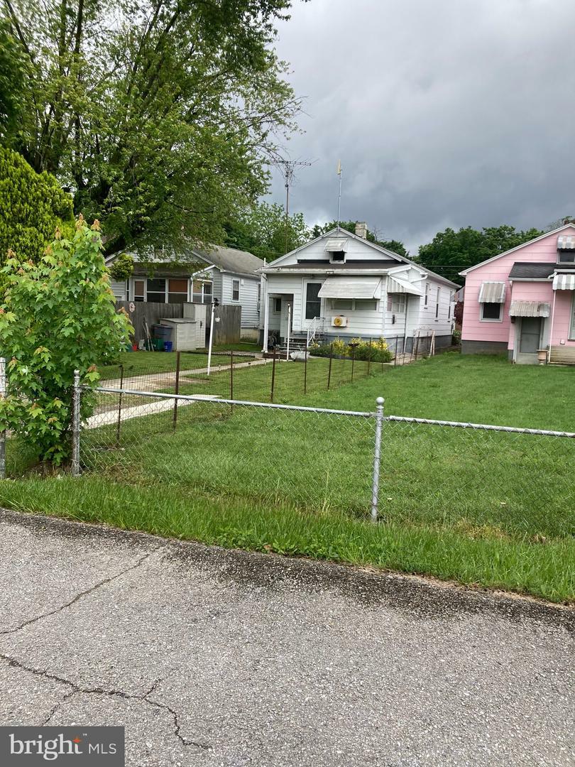 Property Photo:  426 E Pleasant Street  PA 17331 