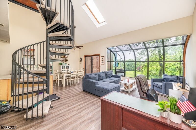 Property Photo:  8 Baily Bunion Ct 6  NJ 07462 