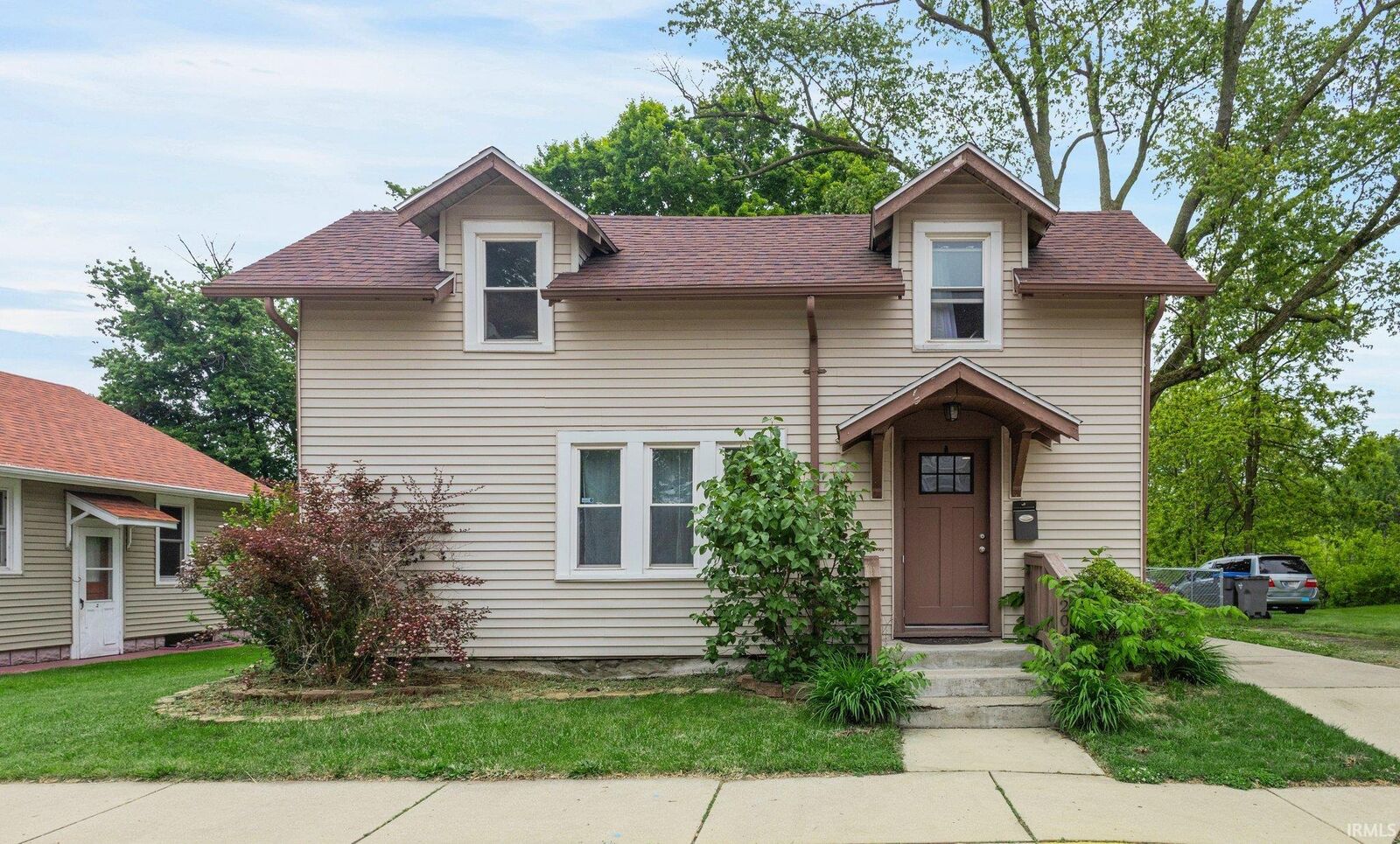 Property Photo:  204 N Indiana Avenue  IN 46526-2174 