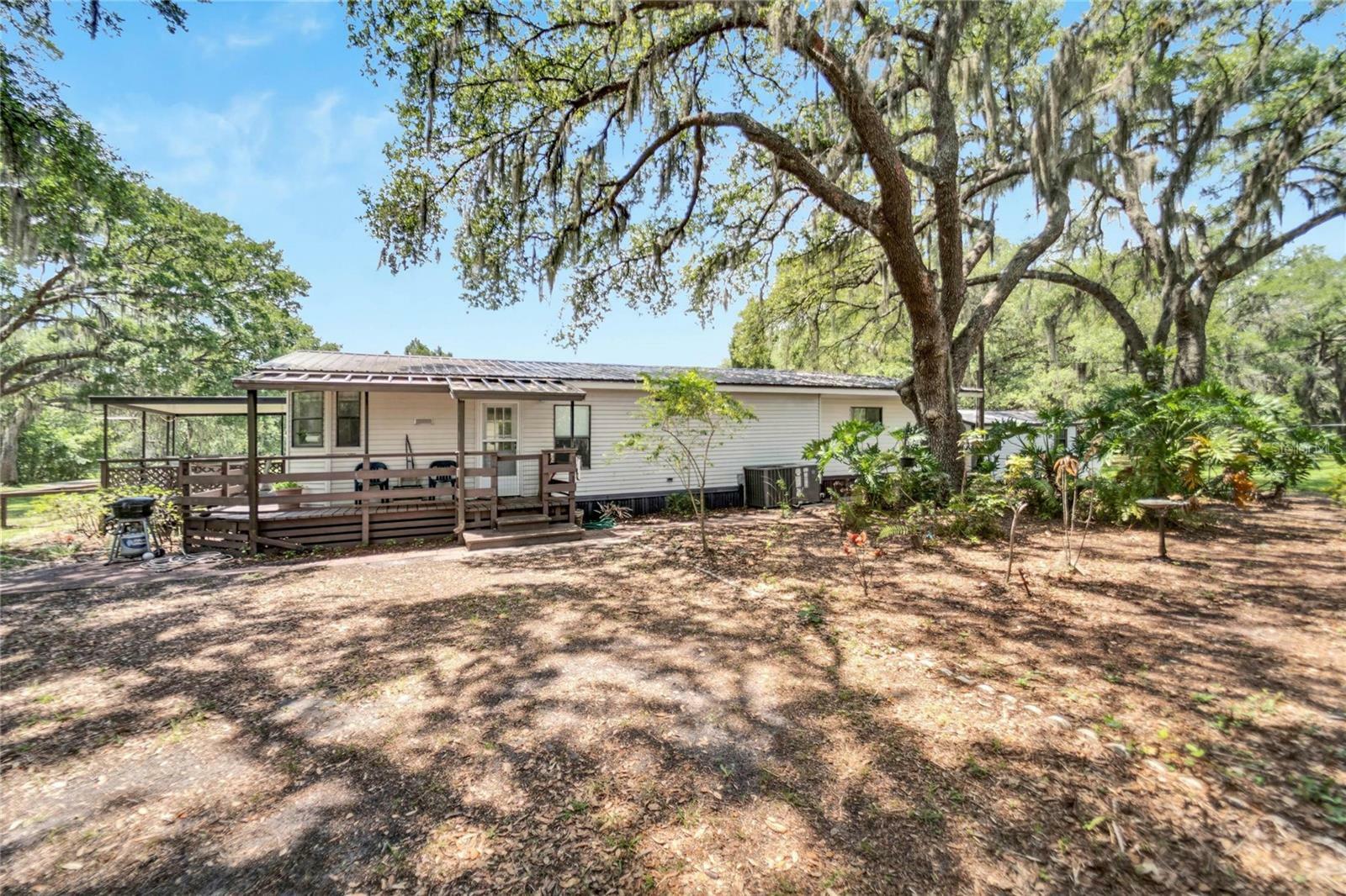 Property Photo:  12105 McIntosh Rd  FL 33592 