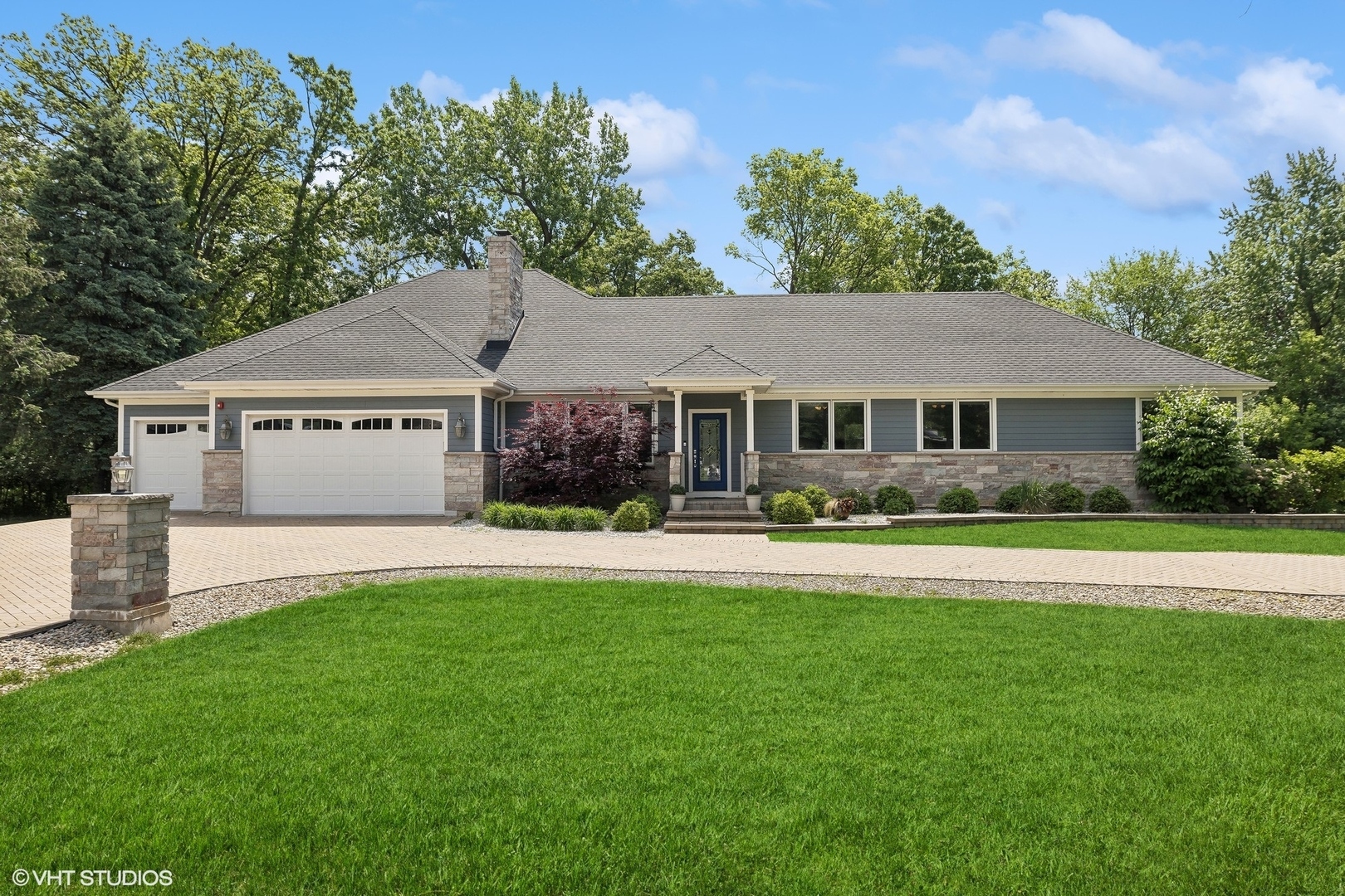 Property Photo: 54 Yorkshire Woods IL 60523