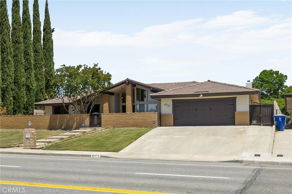 Property Photo:  4712 Panorama Drive  CA 93306 