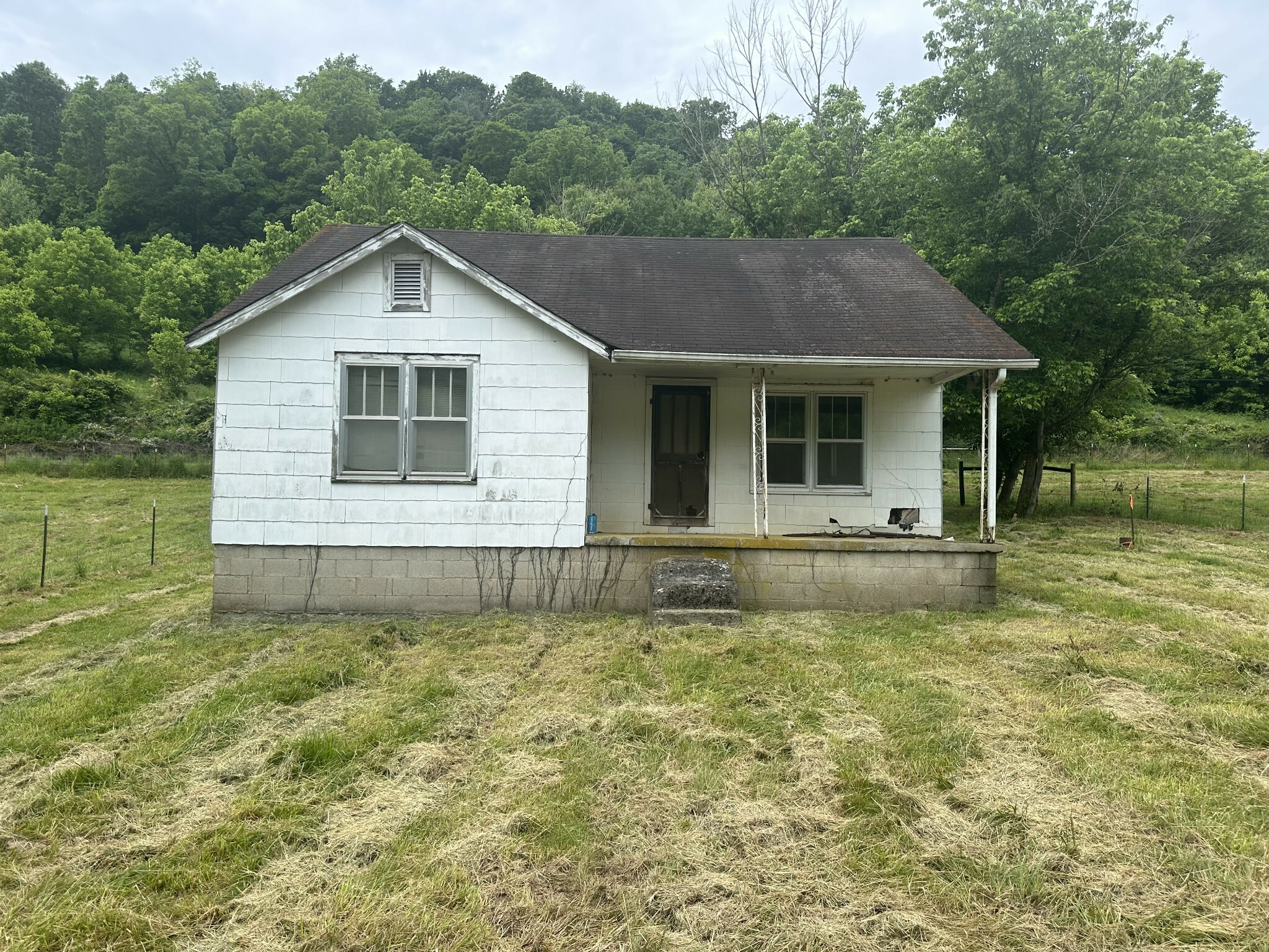 Property Photo:  6322 Old Bottom Rd  TN 37145 