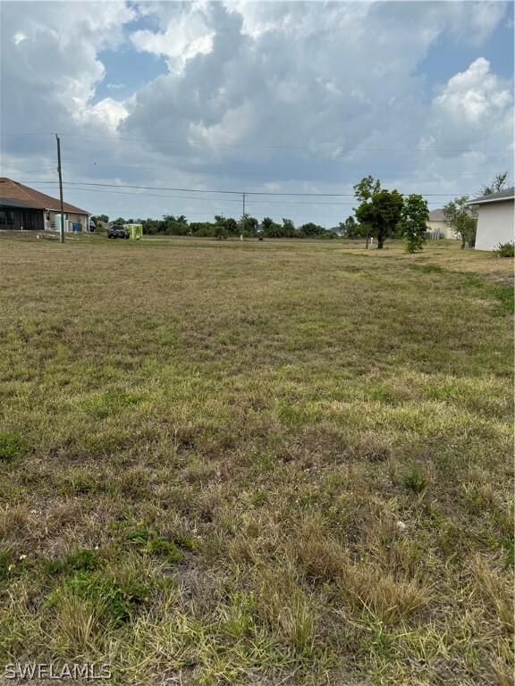 Property Photo:  1719 NE 17th Street  FL 33909 